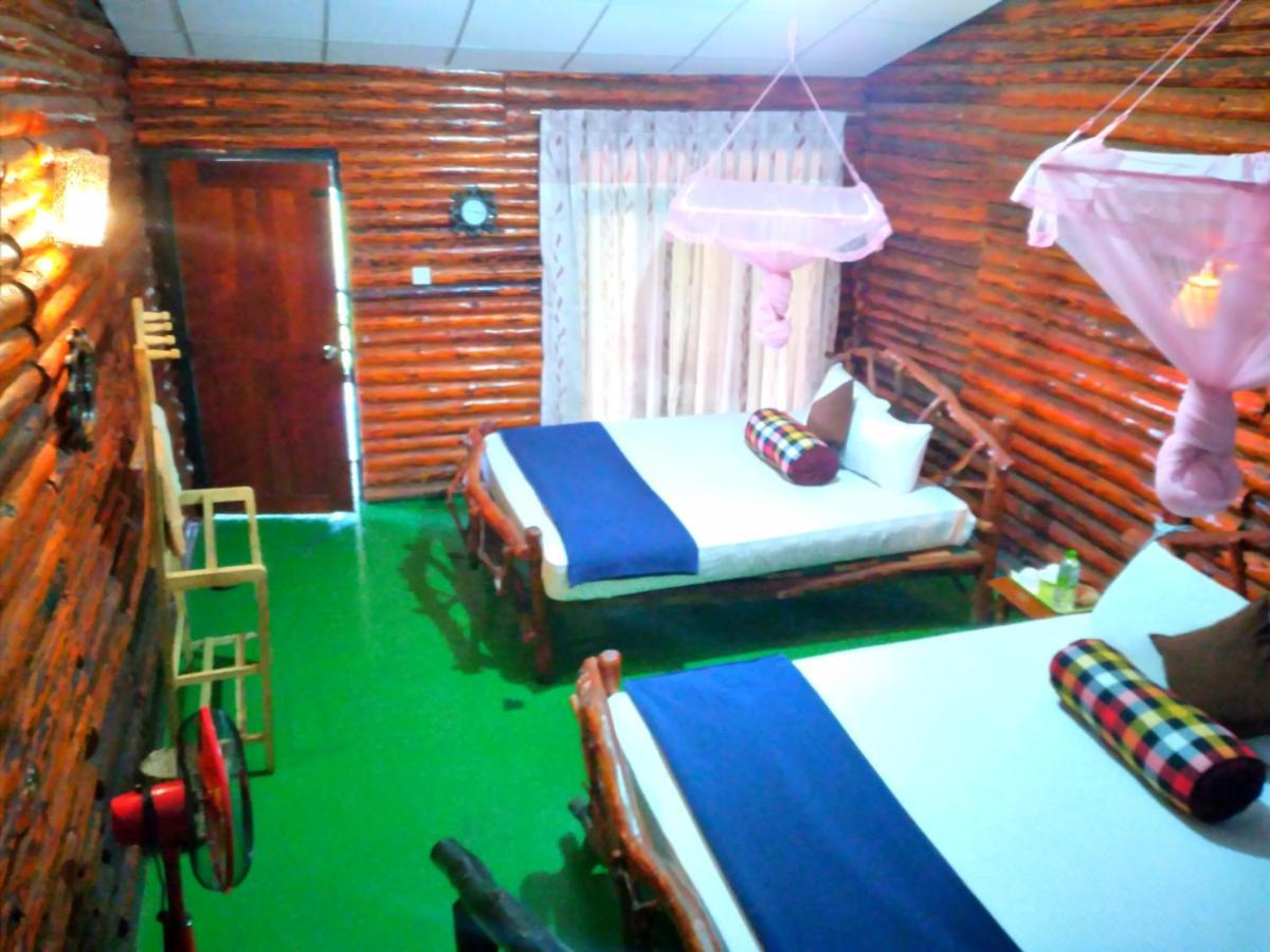 Wooden Cottage Ела Стая снимка